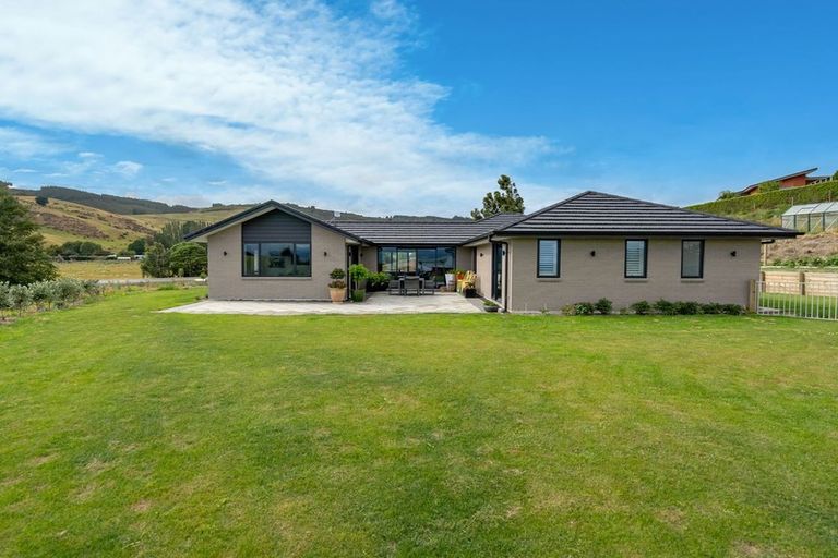 Photo of property in 20 Mallard Drive, Waihola, Outram, 9073