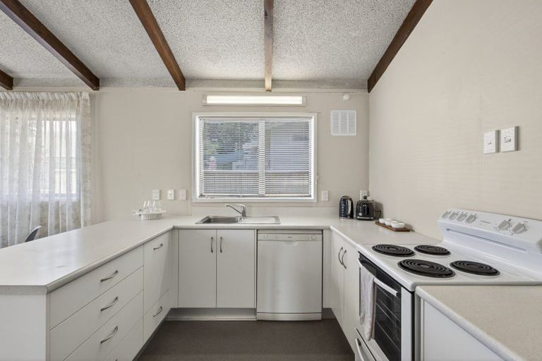 Photo of property in 2/21 Fulford Street, New Plymouth, 4310