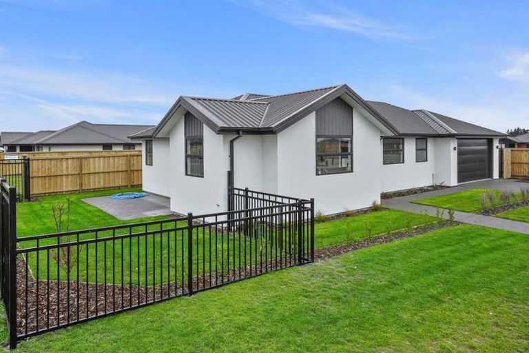 Photo of property in 28 Drylands Drive, Rolleston, 7614