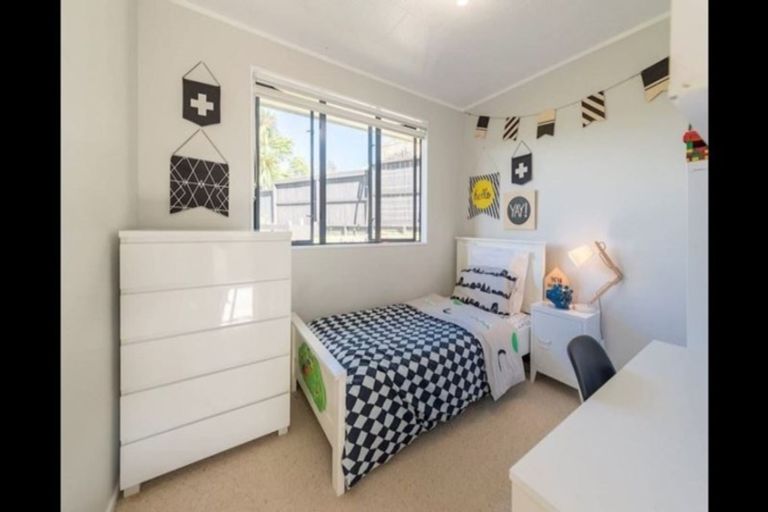 Photo of property in 3 Amberly Rise, Helensville, 0800