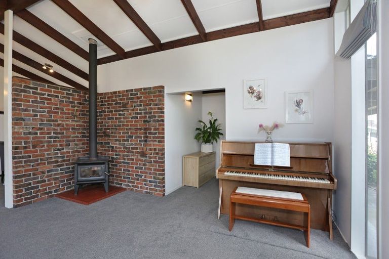 Photo of property in 8 Dalzien Place, Feilding, 4702