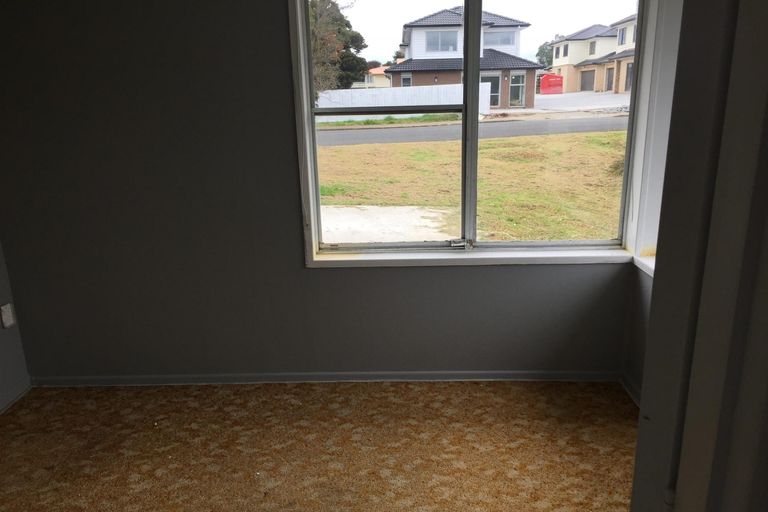 Photo of property in 35 Landon Avenue, Mangere East, Auckland, 2024