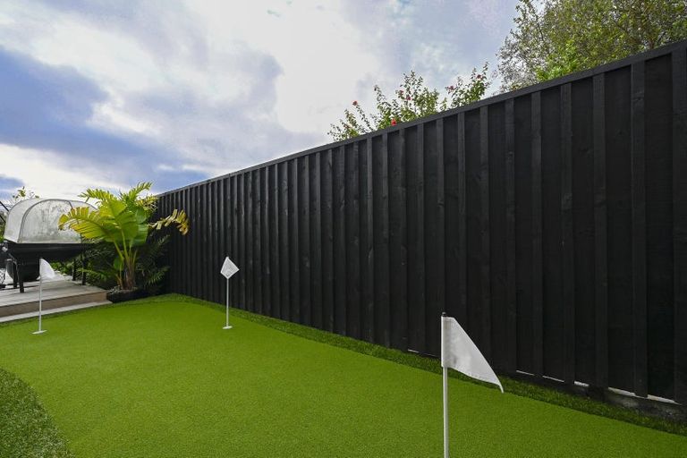 Photo of property in 23 Otakau Road, Milford, Auckland, 0620