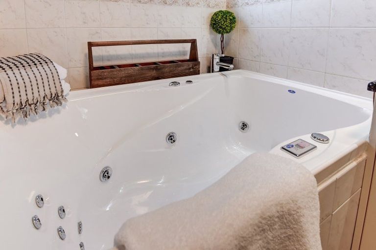 Photo of property in 122 Fitzherbert Avenue, Tawhero, Whanganui, 4501