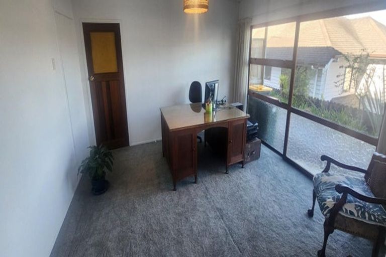 Photo of property in 1/46 Lyons Avenue, Murrays Bay, Auckland, 0630