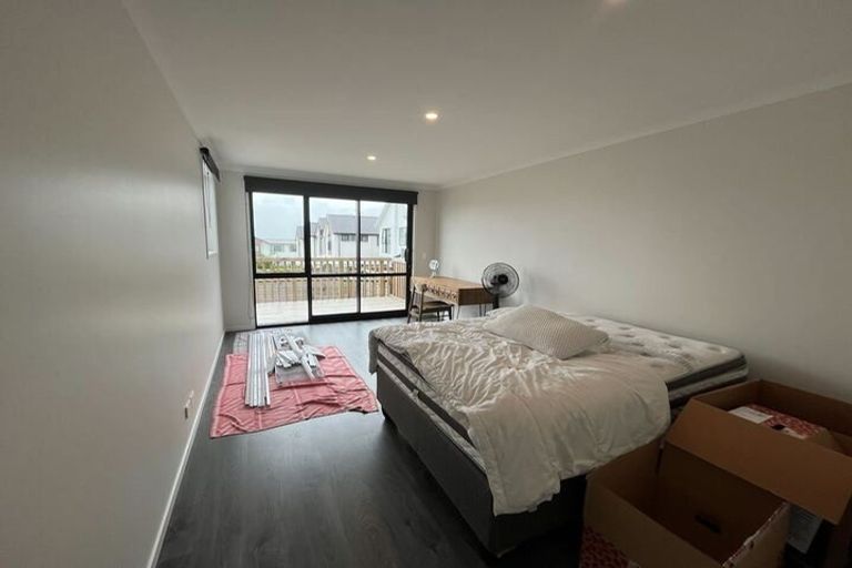 Photo of property in 17 Seafarer Crescent, Stanmore Bay, Whangaparaoa, 0932