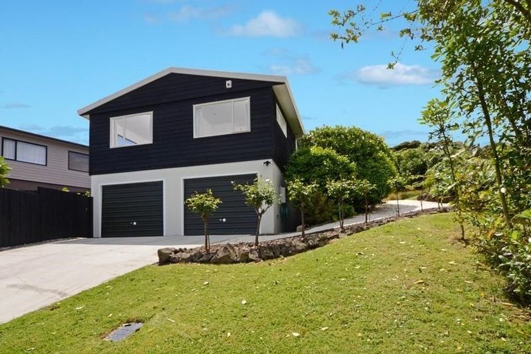 Photo of property in 1/1 Heathglen Place, Bayview, Auckland, 0629