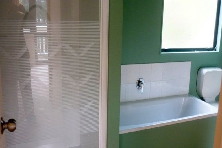 Photo of property in 20a Pohutukawa Avenue, Red Beach, 0932