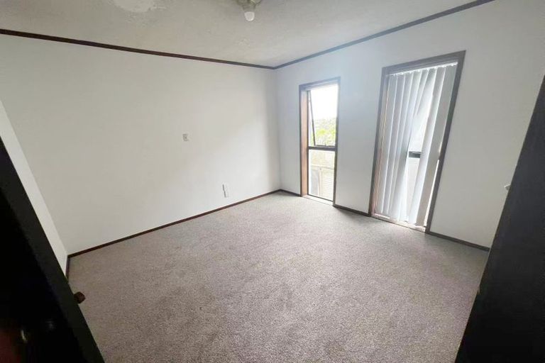 Photo of property in 56 Balmain Road, Chatswood, Auckland, 0626