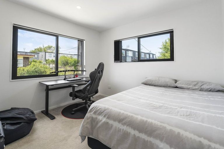 Photo of property in 2/16 James Laurie Street, Henderson, Auckland, 0612