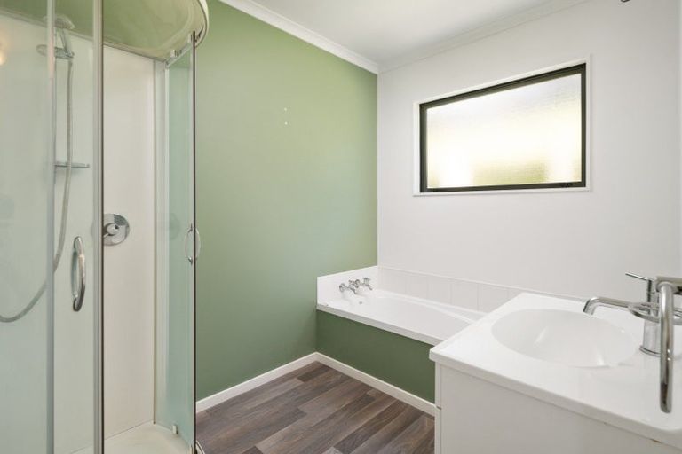 Photo of property in 5a Cornwall Street, Picton, 7220