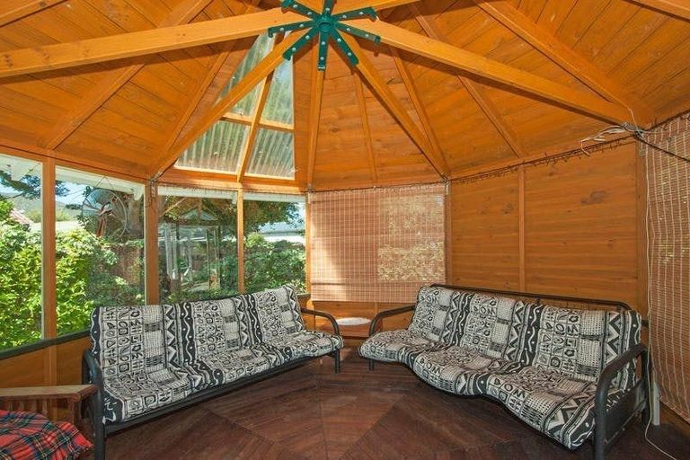 Photo of property in 24 Ludlam Crescent, Woburn, Lower Hutt, 5010