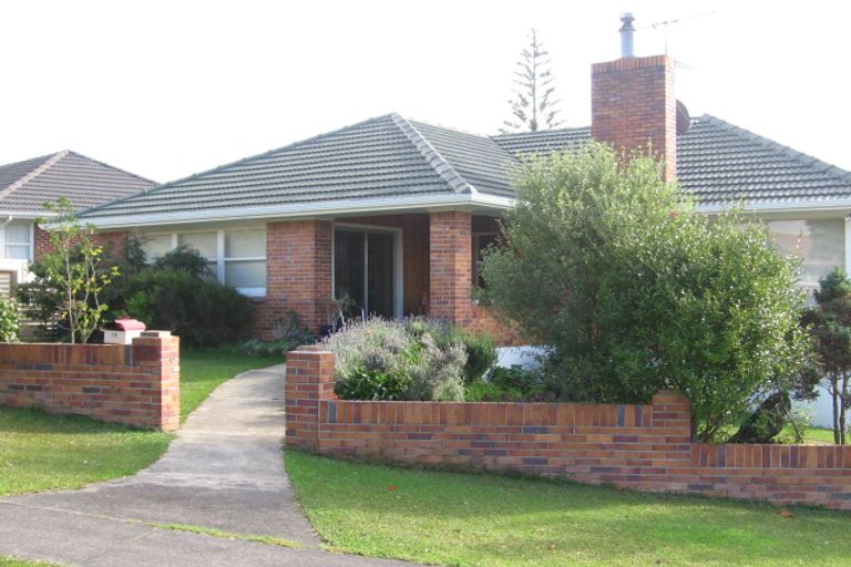 Photo of property in 13 Mayfair Crescent, Mairangi Bay, Auckland, 0630