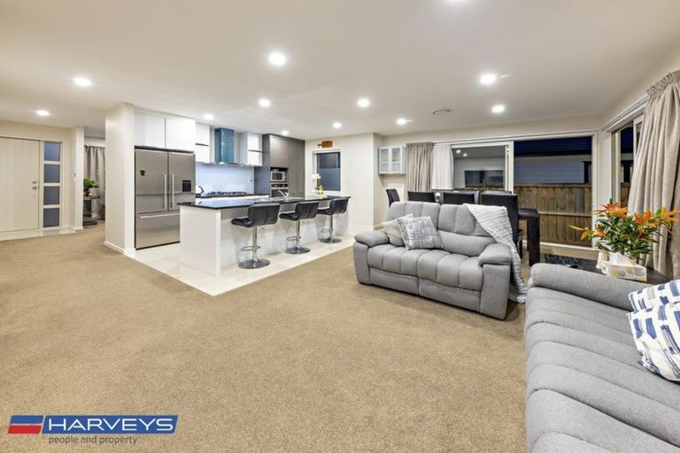 Photo of property in 19 Hollowout Street, Takanini, 2112