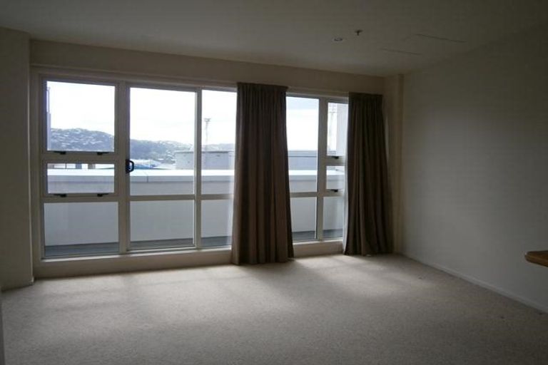 Photo of property in Stadium Garden Flats, 314/107 Thorndon Quay, Pipitea, Wellington, 6011