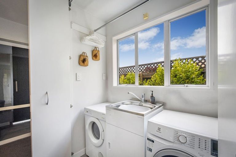 Photo of property in 1/17 Kotare Street, Fendalton, Christchurch, 8041