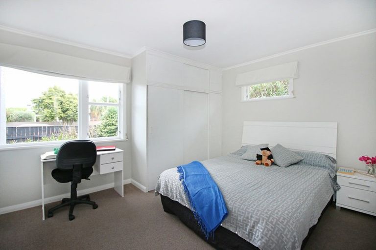 Photo of property in 5 Stirling Crescent, Hokowhitu, Palmerston North, 4410