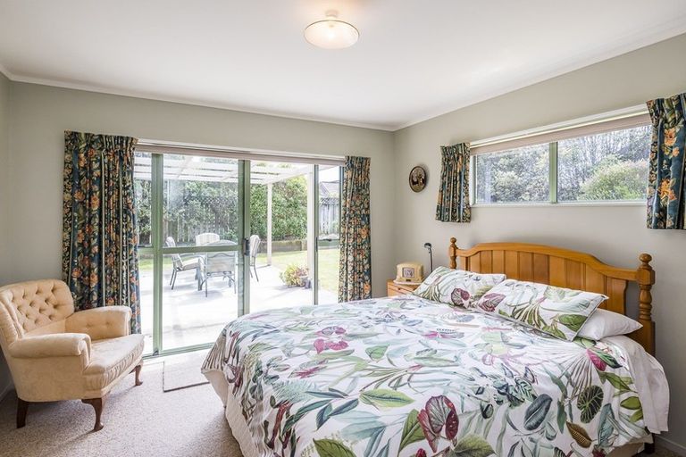 Photo of property in 15 Beachwater Grove, Paraparaumu Beach, Paraparaumu, 5032