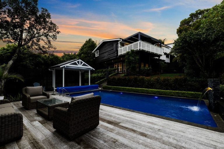 Photo of property in 42a Colmar Road, Mellons Bay, Auckland, 2014