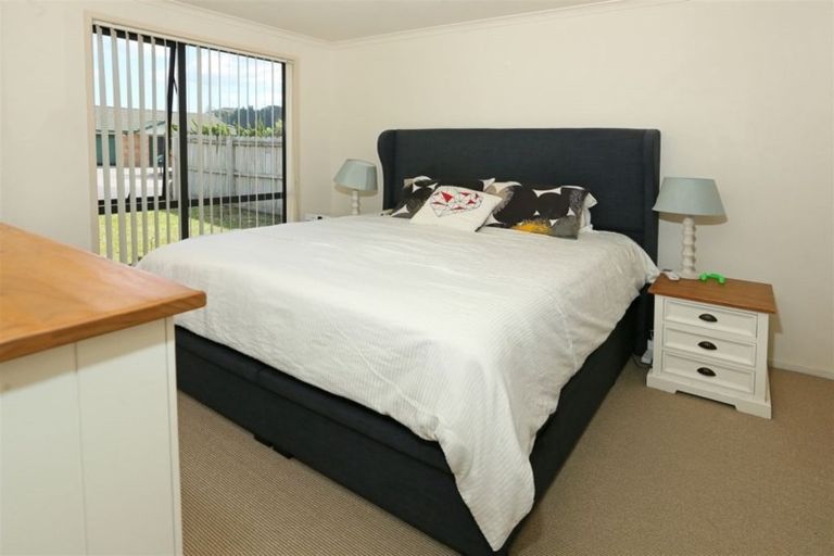 Photo of property in 23 Brittany Drive, Henderson, Auckland, 0612