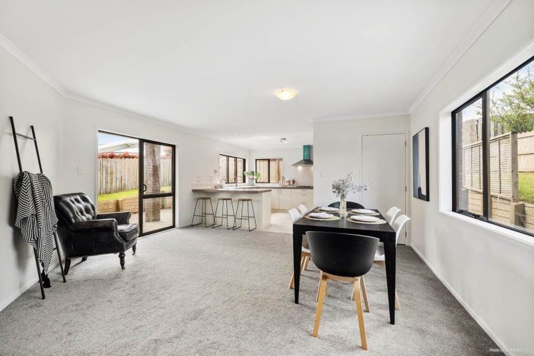 Photo of property in 5 Barnacle Rise, Red Beach, 0932