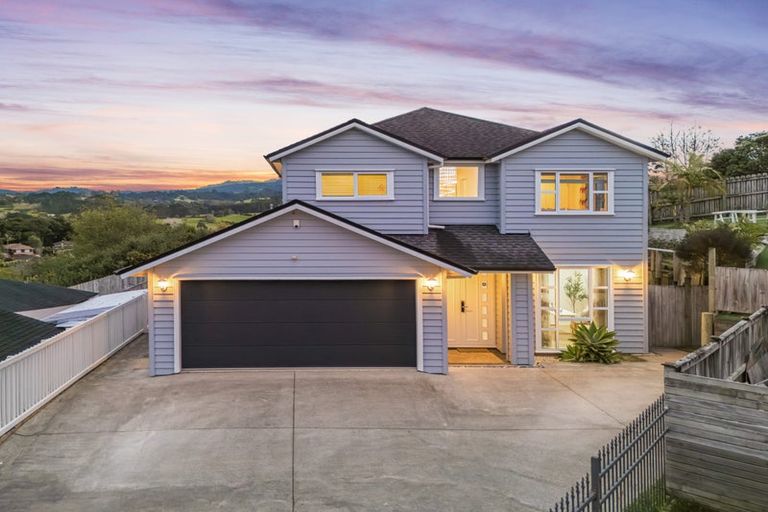 Photo of property in 4 San Casello Rise, Henderson, Auckland, 0612