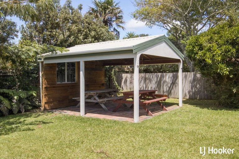 Photo of property in 1 Patterson Place, Waihi Beach, 3611