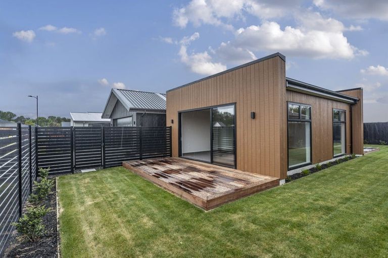 Photo of property in 10 Inch Crescent, Rangiora, 7400