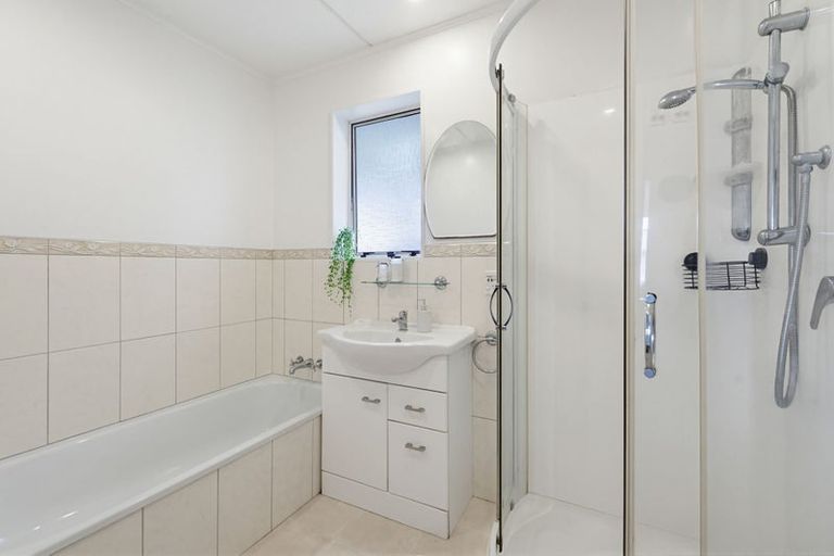 Photo of property in 77 Baylands Drive, Newlands, Wellington, 6037