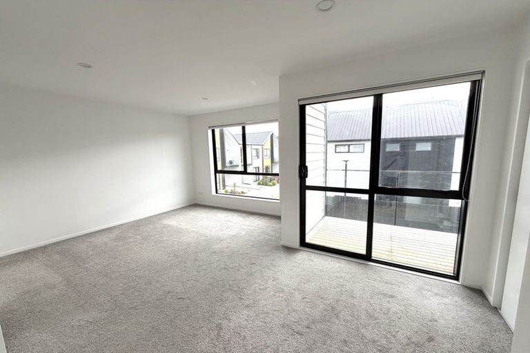 Photo of property in 75 Papatupu Way, Kumeu, 0810