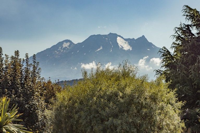 Photo of property in 100 Clyde Street, Ohakune, 4625