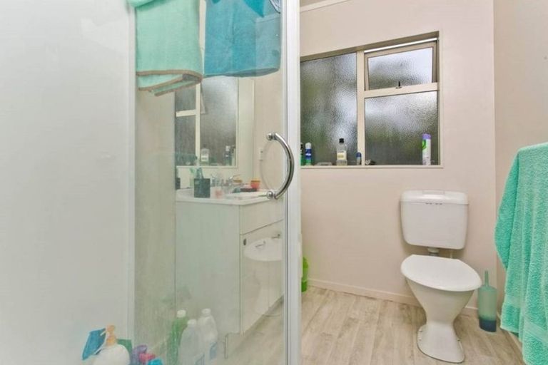 Photo of property in 15 Universal Drive, Henderson, Auckland, 0610