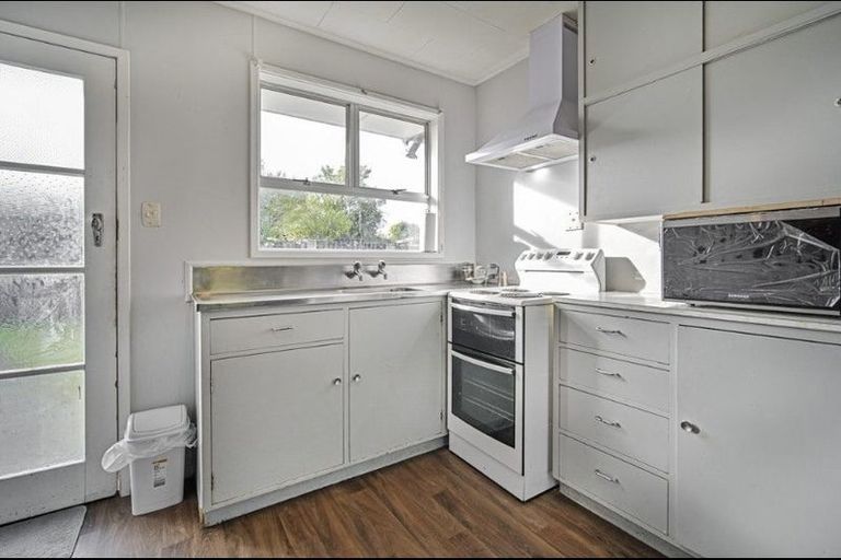 Photo of property in 2/8a Christie Crescent, Havelock North, 4130