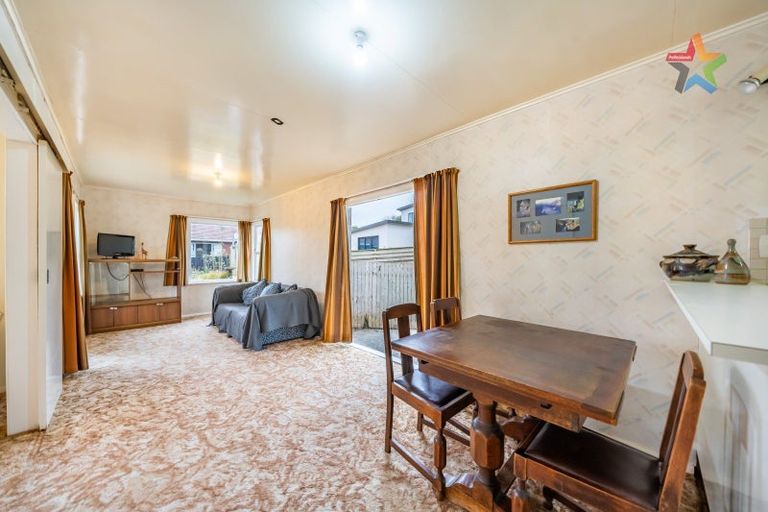 Photo of property in 385 Stokes Valley Road, Stokes Valley, Lower Hutt, 5019