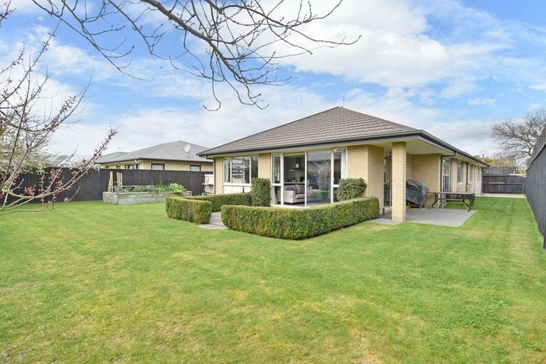 Photo of property in 6 Wisteria Lane, Rangiora, 7400