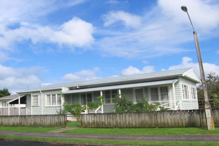 Photo of property in 1a Karina Place, Glen Eden, Auckland, 0602