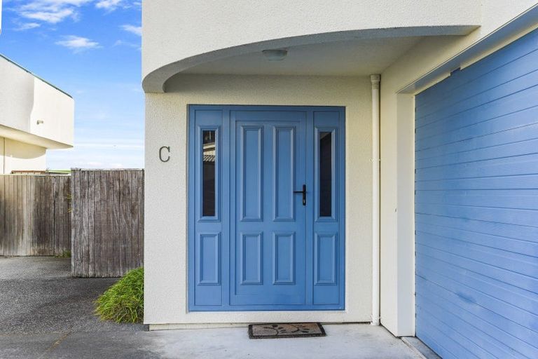 Photo of property in 24c The Esplanade, Westshore, Napier, 4110