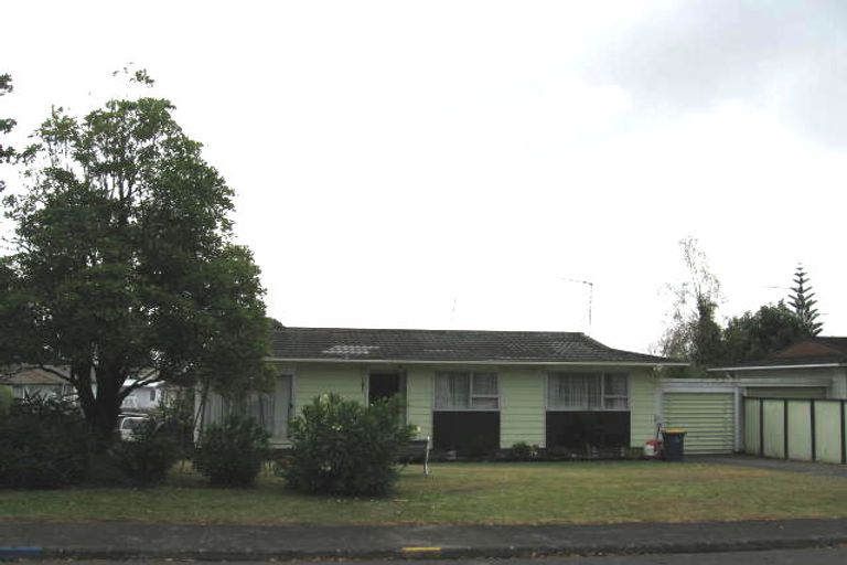 Photo of property in 1/1 Osmond Court, Sunnyvale, Auckland, 0612