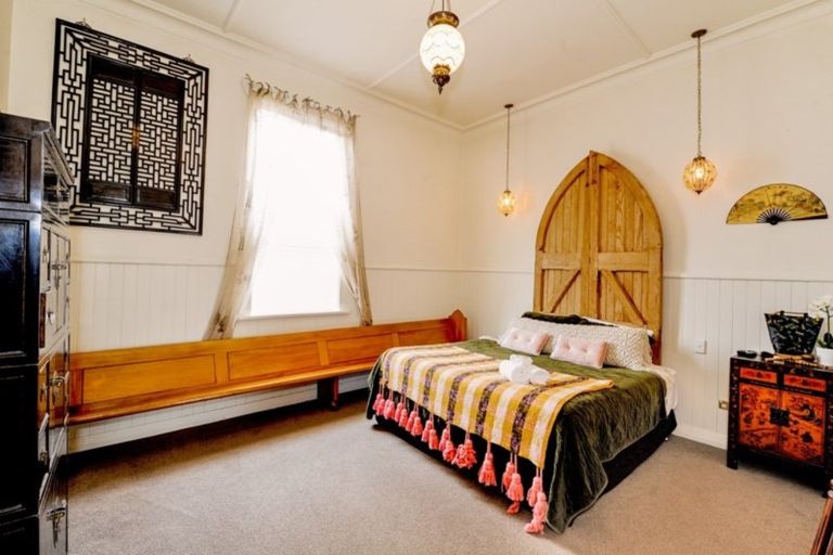 Photo of property in 92a Hargest Crescent, Saint Clair, Dunedin, 9012