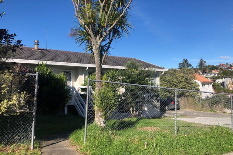 Photo of property in 115 Athena Drive, Totara Vale, Auckland, 0629