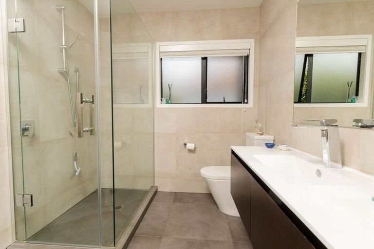 Photo of property in 17 Te Atatu Road, Te Atatu South, Auckland, 0610