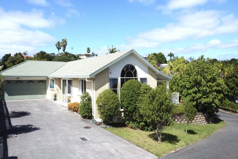 Photo of property in 15 Hobie Court, West Harbour, Auckland, 0618