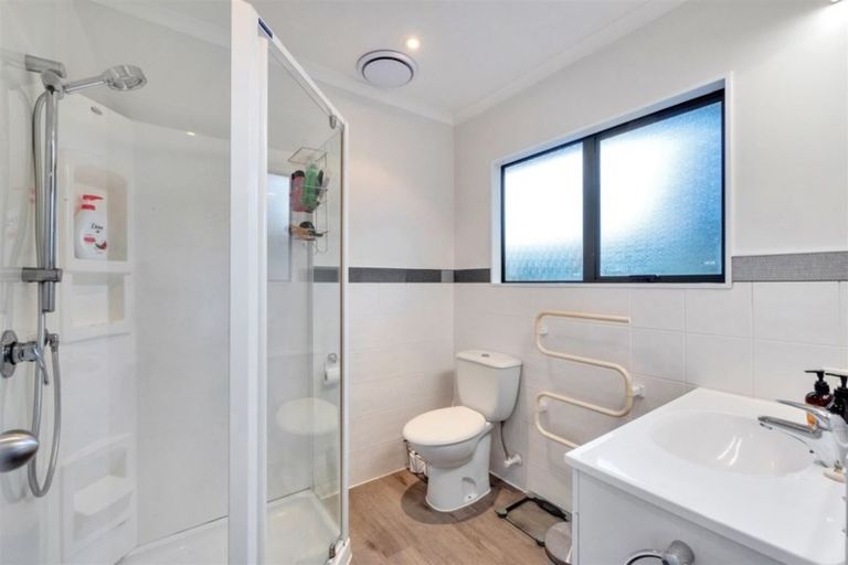 Photo of property in 48a Scott Road, Stanmore Bay, Whangaparaoa, 0932