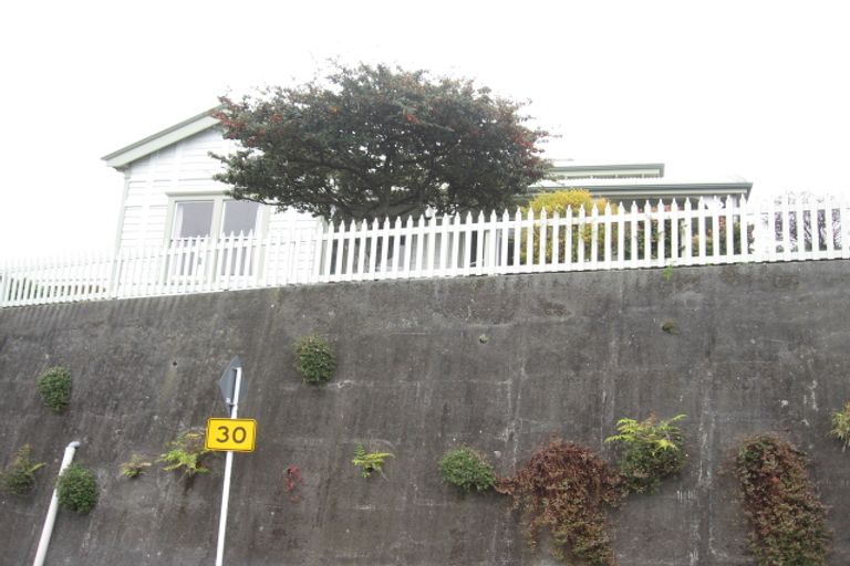 Photo of property in 3 Colenso Avenue, Hospital Hill, Napier, 4110