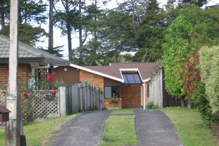 Photo of property in 35 Vintage Drive, Henderson, Auckland, 0612