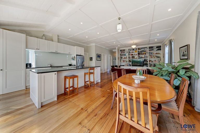 Photo of property in 60 Ngataringa Road, Devonport, Auckland, 0624