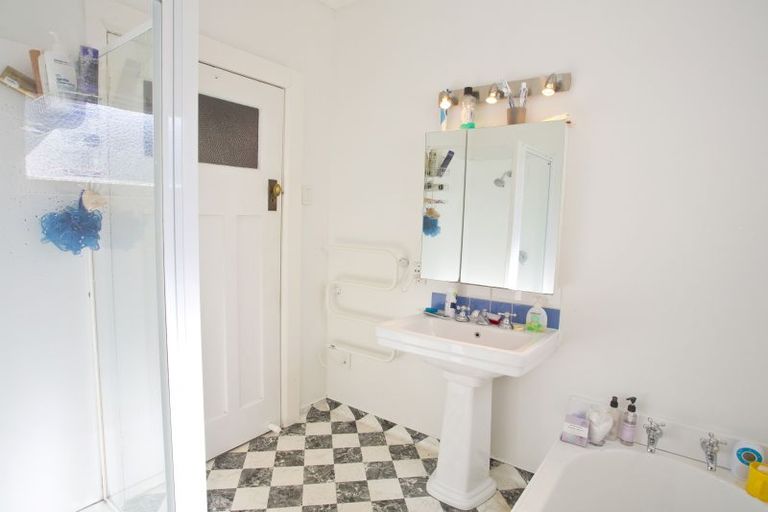 Photo of property in 475 College Street, Hokowhitu, Palmerston North, 4410