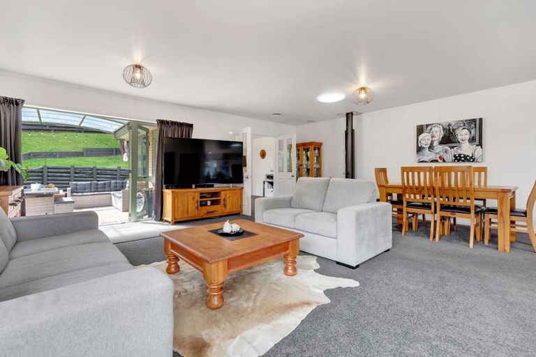 Photo of property in 58a Aquarius Drive, Kawaha Point, Rotorua, 3010