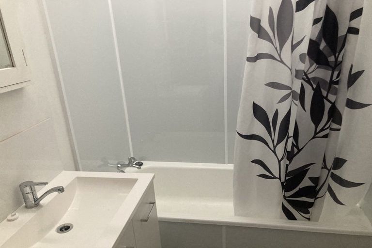 Photo of property in 3 Westmere Place, Takaro, Palmerston North, 4412