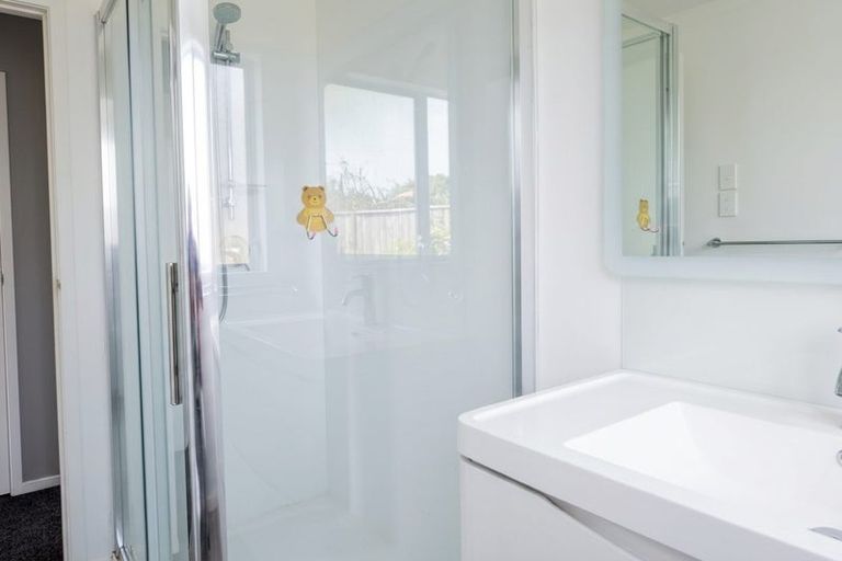 Photo of property in 7a Choice Avenue, Henderson, Auckland, 0612
